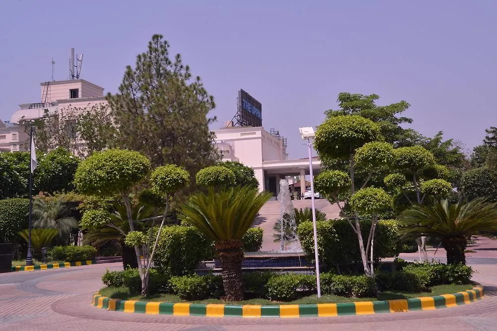 The Uppal - An Ecotel Hotel New Delhi 5*,